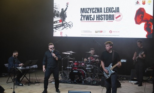 Zdjęcie do Muzyczna lekcja żywej historii